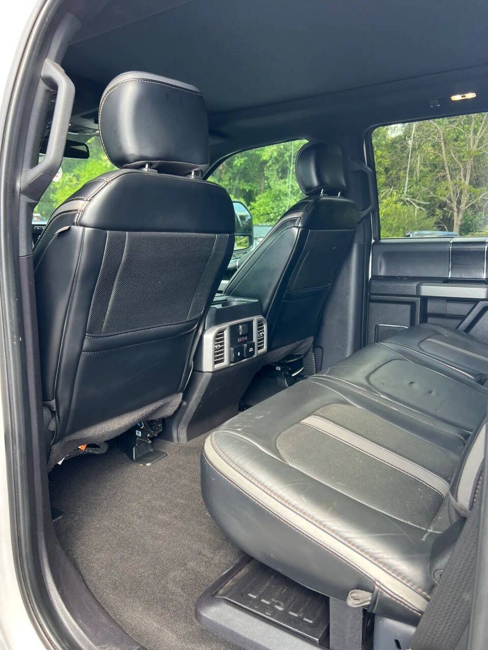 Used 2019 Ford F350 Platinum w/ Platinum Ultimate Package AWD/4WD image 19