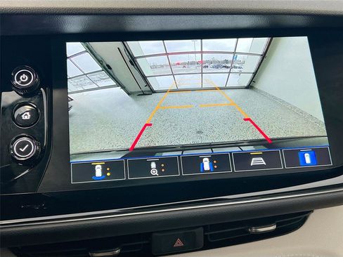 Used 2022 Buick Envision Avenir w/ Technology Package II image 16