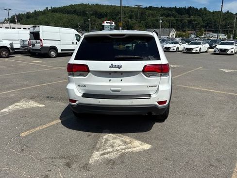 Used 2021 Jeep Grand Cherokee Laredo AWD/4WD image 4