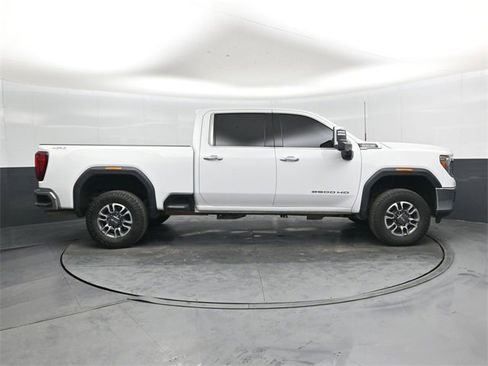 Used 2021 GMC Sierra 2500 SLT image 2
