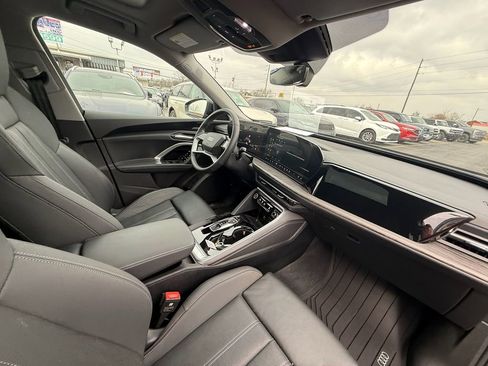 Used 2025 Audi Q5 Premium Plus w/ Premium Plus image 25