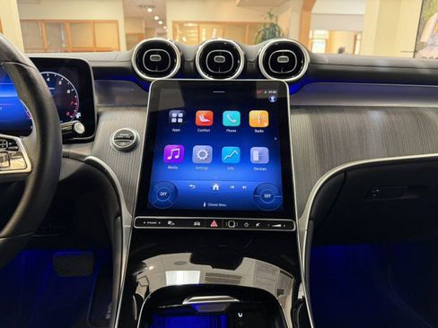 Used 2025 Mercedes-Benz GLC 300 image 12