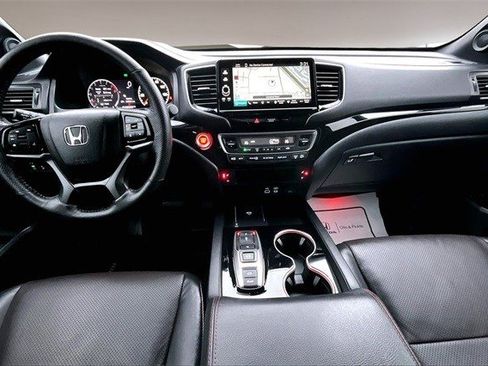 Certified 2024 Honda Ridgeline Black Edition image 8