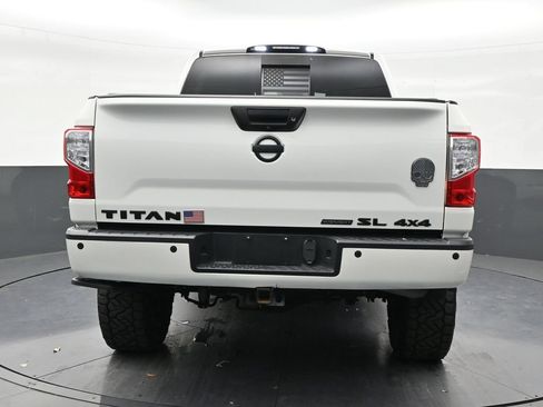 Used 2019 Nissan Titan SL w/ Midnight Edition AWD/4WD image 4