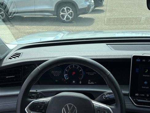 Used 2026 Volkswagen Tiguan SE AWD/4WD image 35