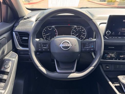 Certified 2025 Nissan Rogue SV FWD image 14