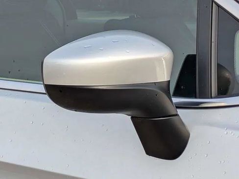 Certified 2022 Chrysler Voyager LX image 12