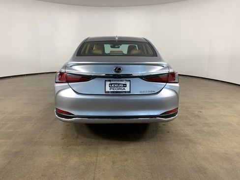 Used 2025 Lexus ES 300h w/ Premium Package image 10