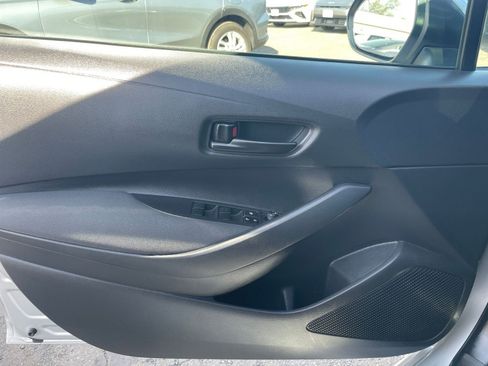Used 2025 Toyota Corolla LE image 18