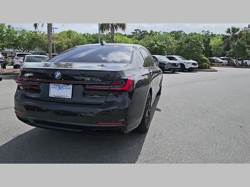 Used 2022 BMW 740i w/ Premium Package image 24