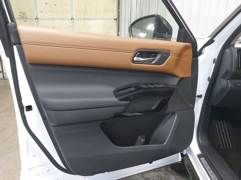 New 2026 Nissan Pathfinder Platinum AWD/4WD image 29