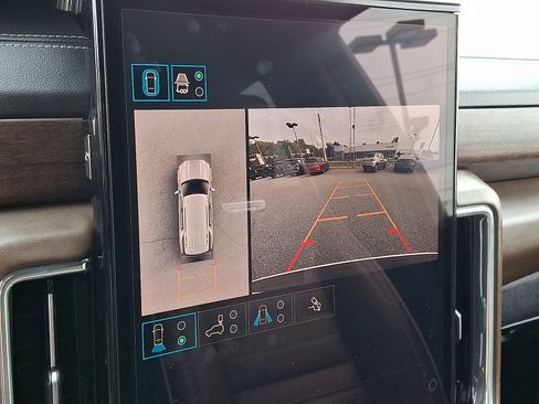 Used 2025 GMC Yukon Denali Ultimate AWD/4WD image 22
