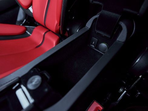 Used 2022 Ferrari SF90 Stradale image 66