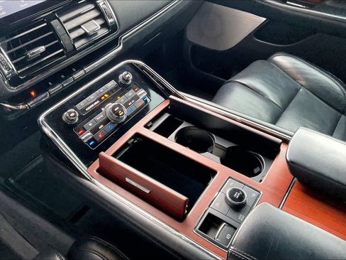 Used 2020 Lincoln Navigator L Reserve w/ Equipment Group 208A Reserve AWD/4WD image 15