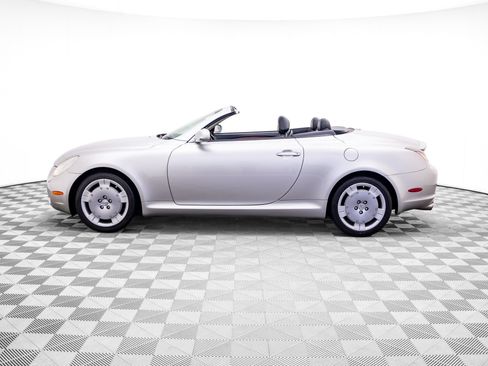 Used 2002 Lexus SC 430 Convertible RWD image 2