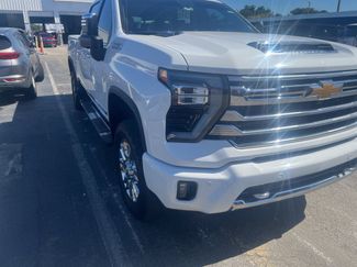 Used 2024 Chevrolet Silverado 2500 High Country video 2