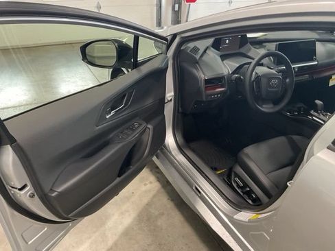 New 2026 Toyota Prius Plug-In Hybrid FWD image 9