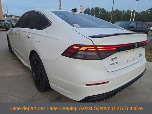 Used 2023 Honda Accord Sport image 4