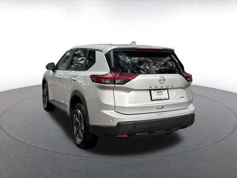 Used 2025 Nissan Rogue SV AWD/4WD image 5