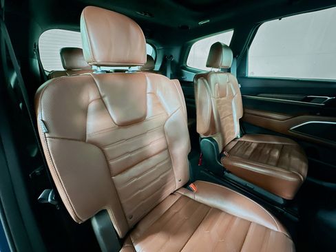 Certified 2024 Kia Telluride SX Prestige image 29