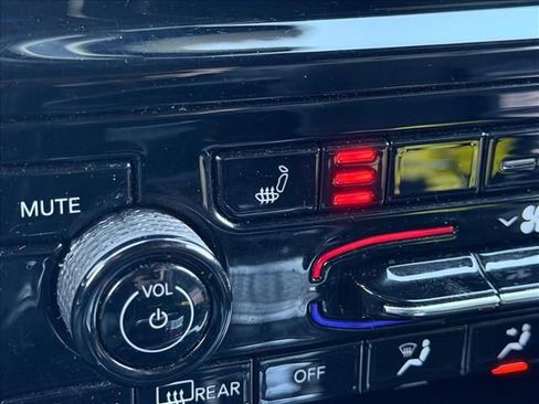 Used 2022 Jeep Grand Cherokee Altitude image 22