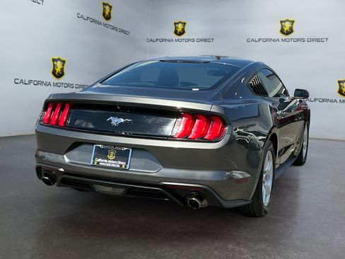 Used 2018 Ford Mustang Coupe RWD image 5