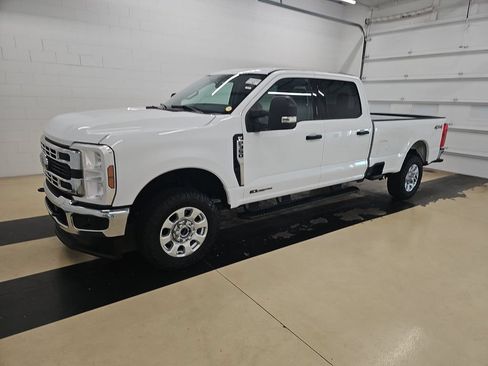 Used 2024 Ford F350 XLT AWD/4WD image 1