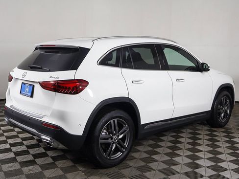 Used 2025 Mercedes-Benz GLA 250 4MATIC image 10