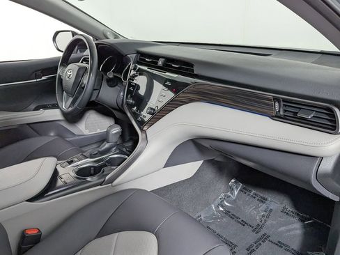 Used 2019 Toyota Camry XLE w/ Navigation Package image 33