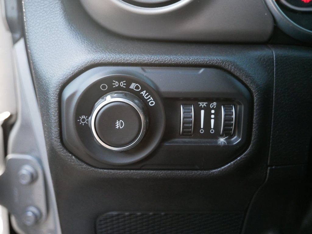 Used 2018 Jeep Wrangler Unlimited Sport S AWD/4WD image 15
