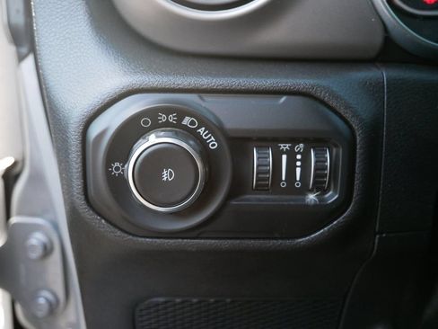 Used 2018 Jeep Wrangler Unlimited Sport S AWD/4WD image 15