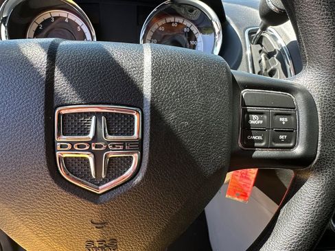 Used 2018 Dodge Grand Caravan SE FWD image 23