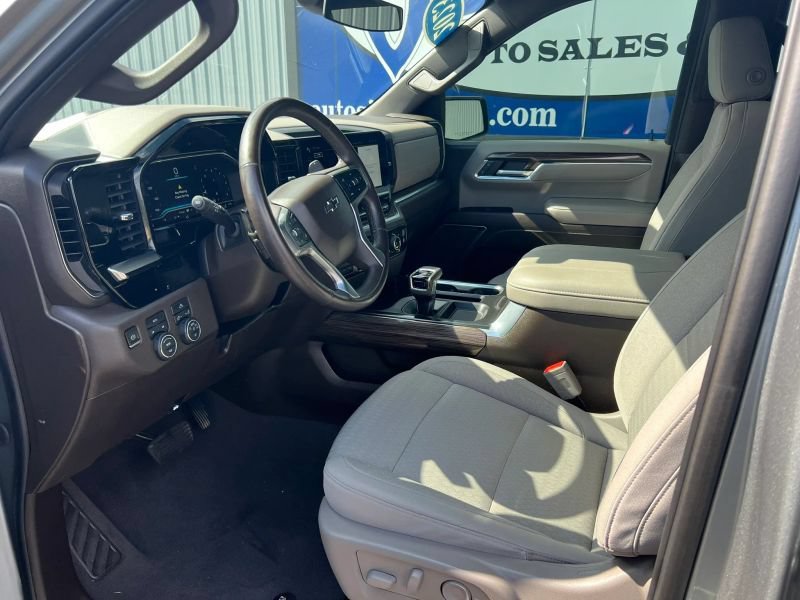 Used 2023 Chevrolet Silverado 1500 RST w/ Protection Package AWD/4WD image 19