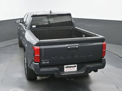 Used 2025 Toyota Tacoma SR5 AWD/4WD image 15