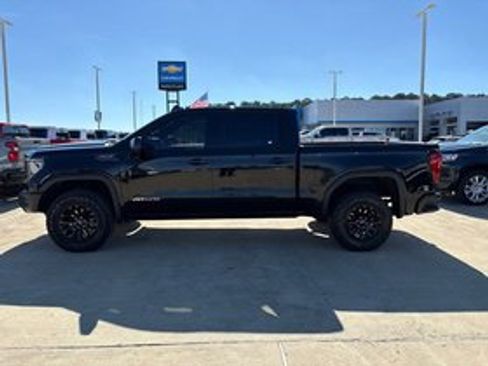 Used 2023 GMC Sierra 1500 AT4X image 8
