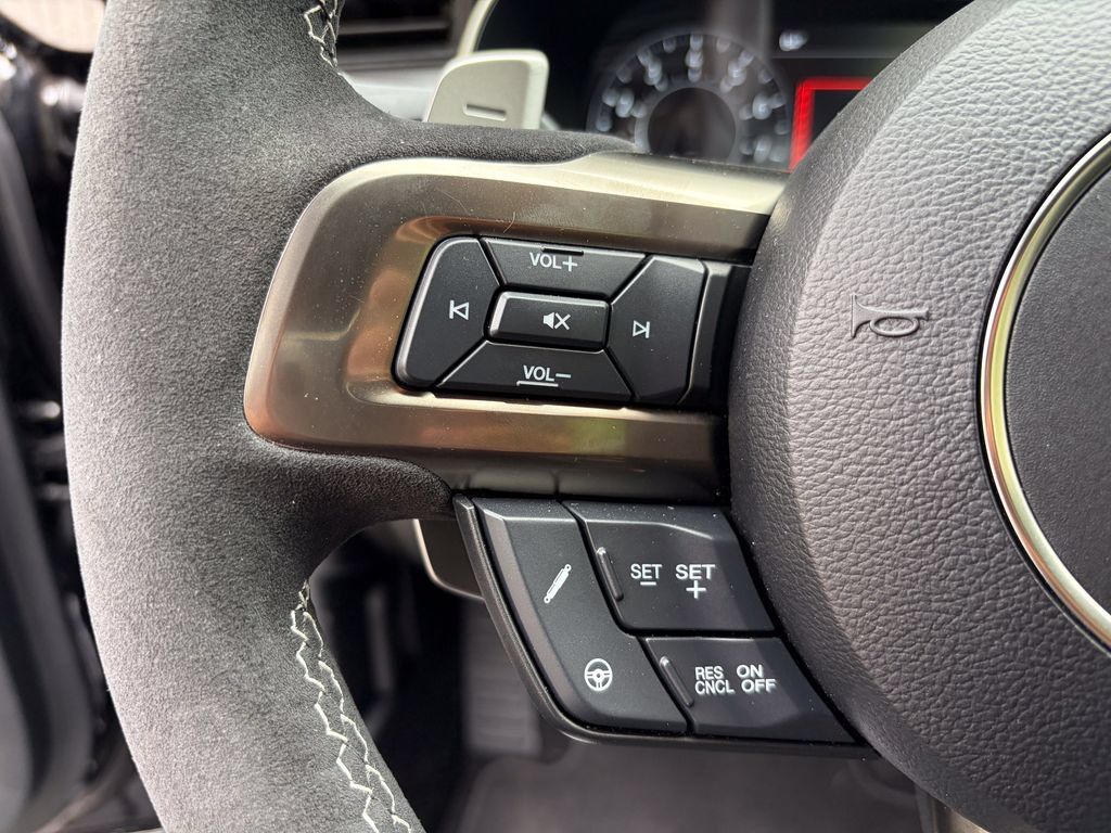 Used 2020 Ford Mustang Shelby GT500 w/ Technology Package RWD image 46