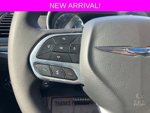 Used 2023 Chrysler 300 Touring image 21