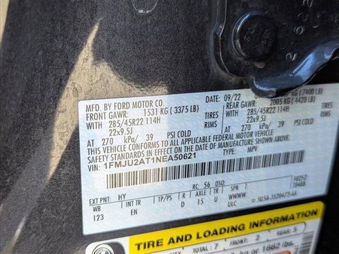 Used 2022 Ford Expedition Limited image 28