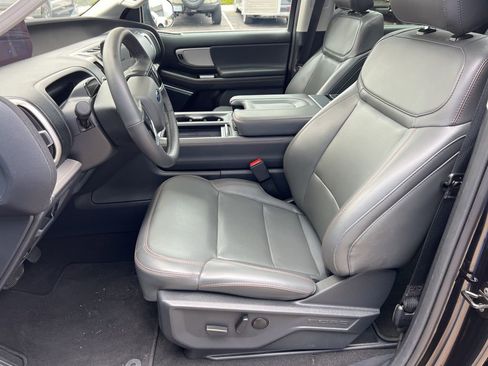 Used 2025 Ford Expedition Max Active RWD image 27