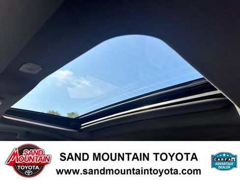 Used 2025 Toyota Highlander XSE AWD/4WD image 17