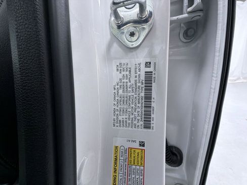 Used 2025 Honda CR-V EX-L image 17