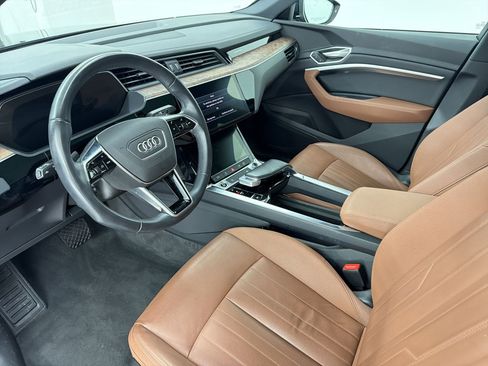 Used 2022 Audi e-tron Premium AWD/4WD image 4