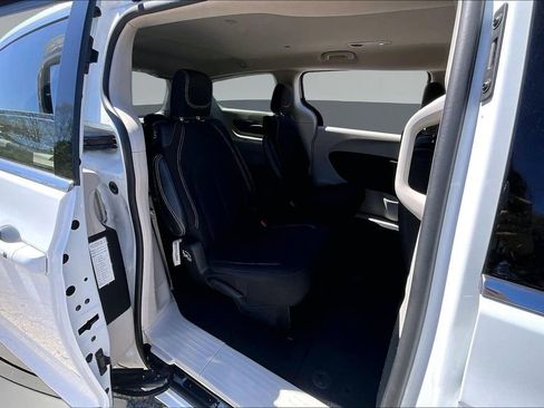 Used 2023 Chrysler Voyager LX FWD image 24