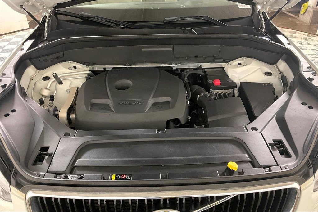 Used 2018 Volvo XC90 T5 Momentum w/ Convenience Package AWD/4WD image 9