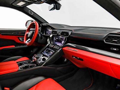 Used 2020 Lamborghini Urus image 51