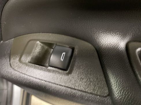 Used 2023 Chevrolet Equinox LT image 16