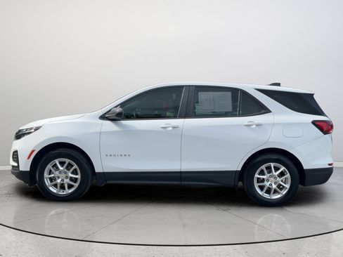 Certified 2024 Chevrolet Equinox LS FWD image 10