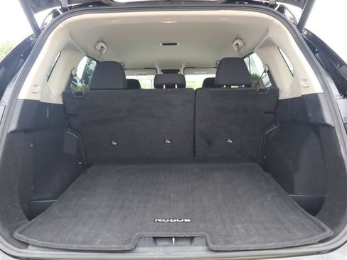 Certified 2025 Nissan Rogue SV FWD image 29