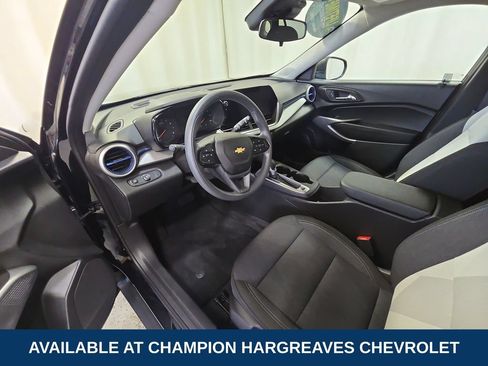 Used 2024 Chevrolet Trax LS FWD image 13