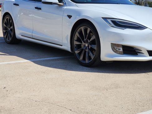 Used 2019 Tesla Model S AWD image 10